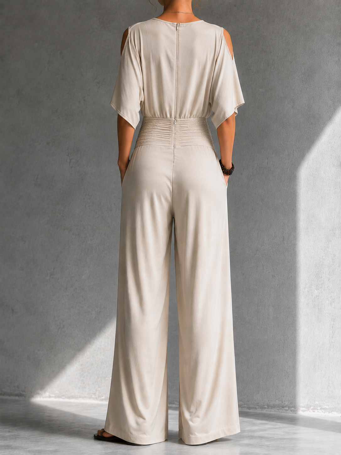 Alsia | Elegante conjunto con efecto cartera y patas anchas.